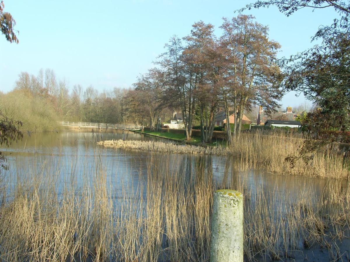 Slapen Bij De Zeeuwse Lala Bed & Breakfast IJzendijke Exterior photo